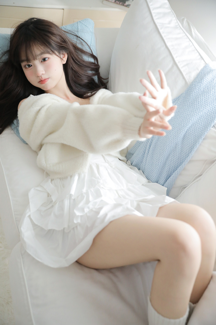 古装甜宠短剧《小女子，即天子》横店开机，刘宁之赞反套路新意